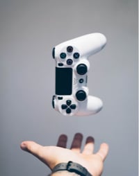 imagem de joystick de videogame branco na vertical